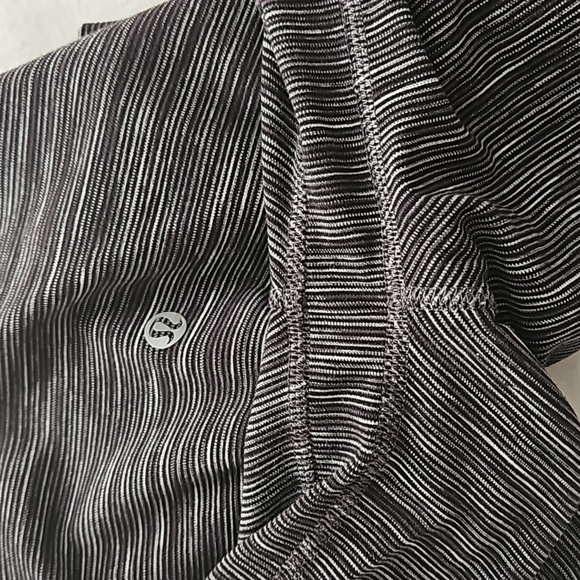 Lululemon Align Short Grey 4 - Picture 6 of 7